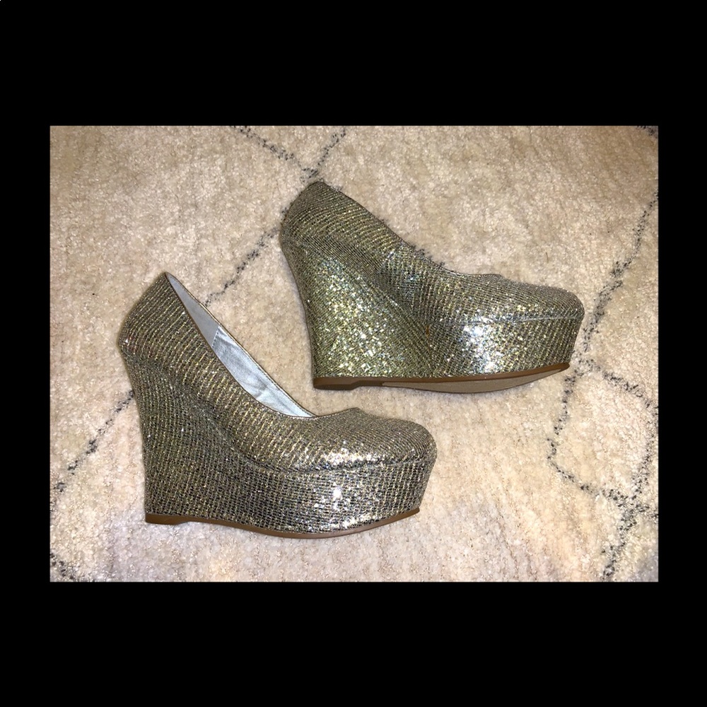 Madden girl Silver glitter wedges
